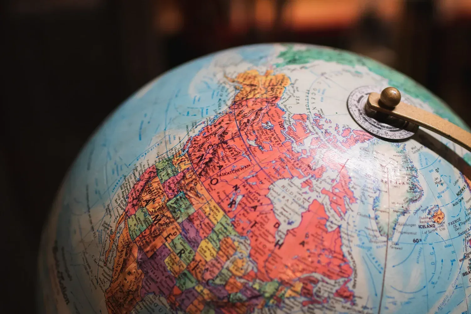 Globe showing North America to play a game in speech therapy of naming all the states with S or Z to practice at home for a lisp